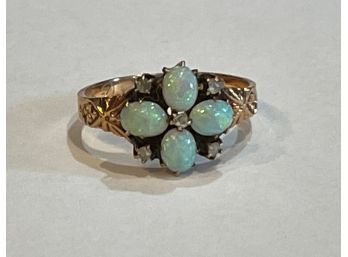 ANTIQUE 10K GOLD RING WITH 4 OPALS, 2.07 GRAMS