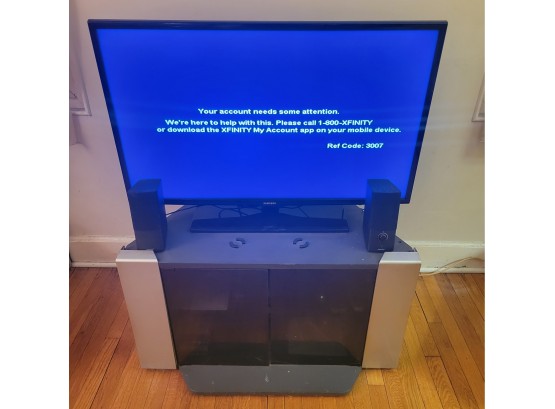 Samsung Television 40' With Remote And Cabinet. Works Great