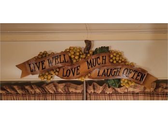 Live Well Grapevine Sign