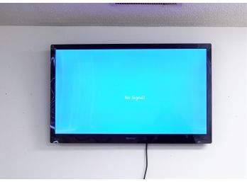 Hisense LED LCD 42 TV And Wall Mount
