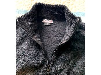 LADIES Comfy (Like New) 'AVALANCHE' POLARTEC PULLOVER In Black