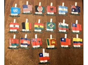 50 SHREDDED WHEAT TIN FLAGS OF THE U.N.