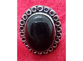Size 8 Sterling Silver Plate With A Black Onyx Measuring 3/4' X 5/8'