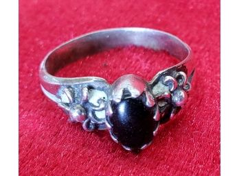 Size 6 Sterling Silver Ring With A Black Onyx