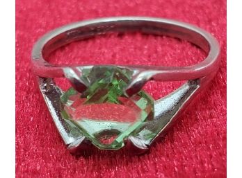 Beautiful Size 6 Sterling Silver Ring With A Faux Green Stone