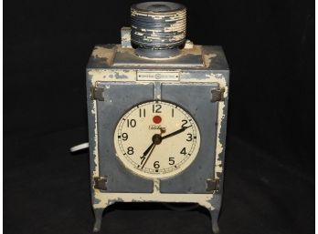 Antique WORKING General Electric Metal Refrigerator Clock