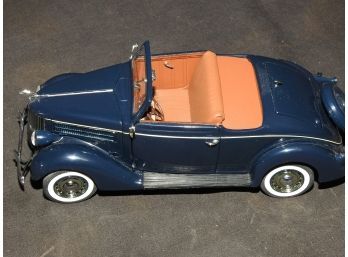 1/24 Danbury Mint 1936 Ford Deluxe Conv. Diecast Car