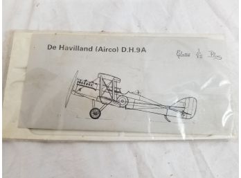 Classic De Havilland Airco D.H. 9A Military Airplane Model Kit 1:72 Scale