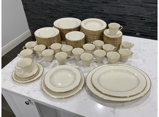 Lenox Hayworth Pattern Cosmopolitan Collection Dinnerware Service For 18 ( Excellent Condition )