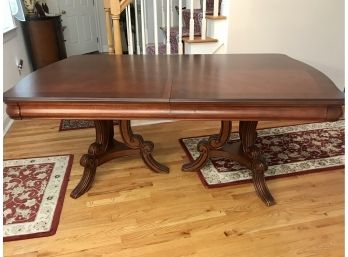 Stunning Double Pedestal Dining Table!
