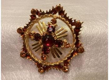 VVintage Gold Tone Star Pin With Simulated Amber Stones And Center Tiger Eye