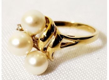 Lovely Vintage 14K Yellow Gold, Pearl With Diamond Accent Ladies Cluster Ring Size 7