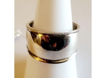 Never Worn Ladies Sterling Silver 925 Size 8 Ring