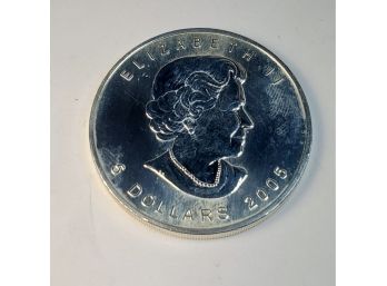 2005 Canadian Maple Leaf SILVER Dollar 1 Oz .999 In Blue Display Case