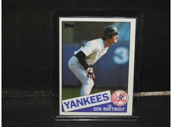 Don Mattingly ROOKIE 1985 Topps Baseball Card NICE SHAPE