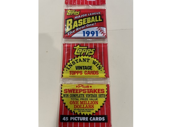 1 - 1991 Topps Baseball Rack Pack    45 Cards Total,  3 Sealed Packs.         Lot Is For 1 Rack Pack