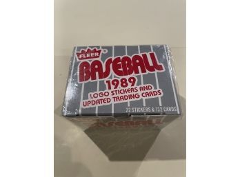 1989 Fleer Baseball Updated Trading Cards And Stickers Sealed Factory Set    132 Cards And 22 Stickers