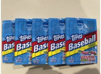 5 - 1992 Topps Baseball Card Packs    15 Cards Per Pack   Lot Is For 5 Packs