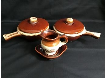 Vintage Hull Brown Drip Handled French Onion Soup Crocks With Lids And Pitcher And Saucer