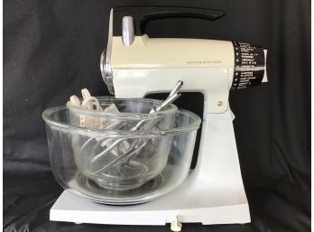 Vintage Sunbeam Mixmaster, 2 Bowls And Beaters - Great Collectors Piece!