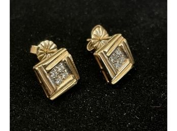 Pr 14k Gold Earrings With 4 Small Round Diamonds