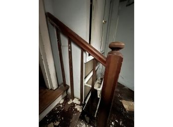 A 4 Spindle Wood Banister & Newel Post
