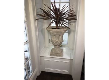 Fabulous Pair Of Large Decorative Urns - Comes With Plants - High Quality - Could Be Used Indoors / Outdoors