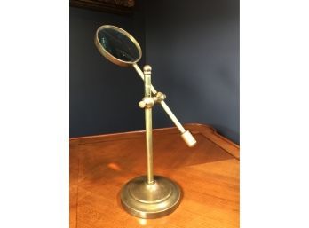 Vintage Style Brass Magnifying Glass On Stand - Very Nice Table Top Decorator Item - In Fine Condition !