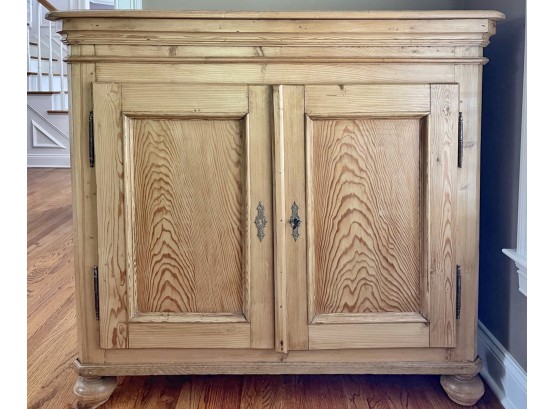 Rustic Knotty Pine Country Farmhouse Sideboard / Console Cabinet