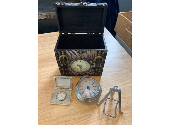 Assorted Decorative Tabletop Clocks