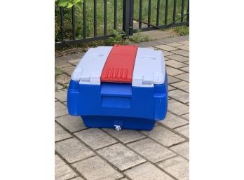 Rubbermaid Insulated Travel Cooler