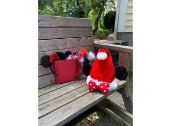 Minnie Mouse Dress-up Accessories And Collectable Items