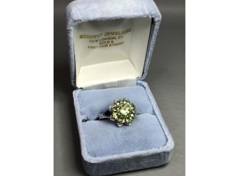 Wonderful 925 / Sterling Silver Cluster / Floral Ring With Peridot Cluster - Very Nice Vintage Piece - Nice !