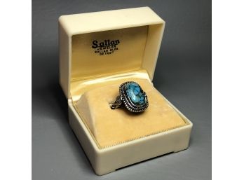 Vintage / Antique Sterling Silver / 925 Ring With Turquoise - Hand Made - Very Nice Ring With Lovely Details