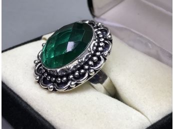 Fabulous Vintage Style 925 / Sterling Silver Ring With Green Russian Tsavorite - Very Nice Vintage Look