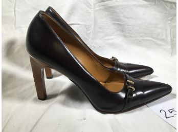 Incredible $675 Pair Of Like New GUCCI Heels - Amazing Condition - Very Pretty Shoes - Made In Italy  !