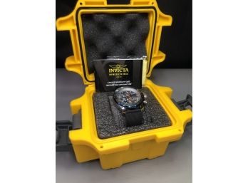Nice Brand New $695 INVICTA Pilots / Aviator Watch - All Black - Nylon / Leather Strap - Fantastic Watch !