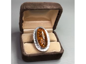 Incredible Large Sterling Silver / 925 Cocktail Ring With Baltic Amber - Great Hand Hammered Details WOW !
