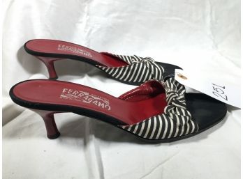 Very Nice SALVATORE FERRAGAMO Ladies Shoes -black & Red - Overall Very Nice Condition - Size 7-1/2 - WOW !