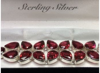 Fantastic 925 / Sterling Silver Link Bracelet With Mozambique Garnets - Very Nice Piece - New Never Worn 8'
