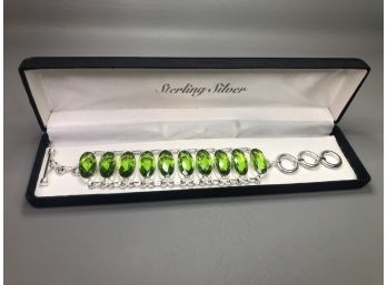 Fabulous 925 / Sterling Silver Link Bracelet With Beautiful Intense Colored Peridot - Brand New Never Worn