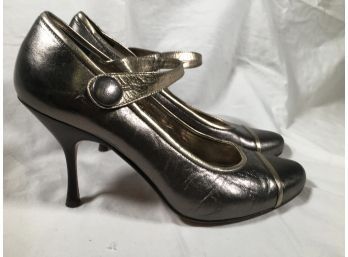 Beautiful COACH NEW YORK Silverish Gray High Heels - GREAT COLOR - Made In Italy - Size 8-1/2'  VERY NICE !