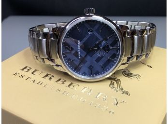 Incredible Brand New $695 BURBERRY Mens / Unisex Watch - Blue Nova Check Dial - With Boxes / Booklet & Card