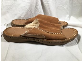 Awesome UGG Suede & Shearling - Slippers / Slipons - Beige Color - Great Pair In Great Condition - Nice !
