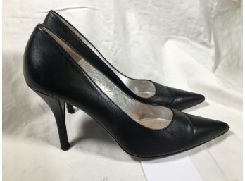 Very Elegant CHARLES JOURDAN Black Leather Pumps - Size 7 - Very Nice Shoes - Nice Condition - NICE !