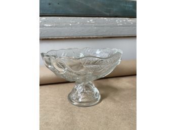 Glass Bowl With Pear Design