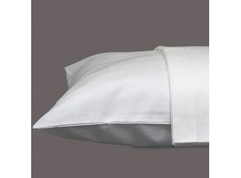 A Set Of Queen Savoie Duvet Cover By Garnier-Thiebaut  And 4 King  And 6 Standard Pillow Cases - 1/5