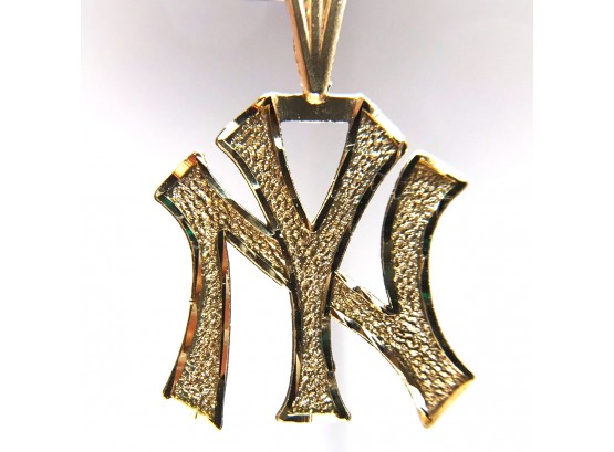 14kt Gold New York Yankees Pendant (2 Grams)