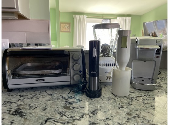 Small Appliances Lot - Toaster Oven, Keurig, Blender, Plus