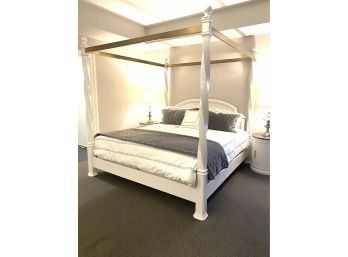 Century Contemporary King Size Canopy Bed & Linens (LOC: W1)